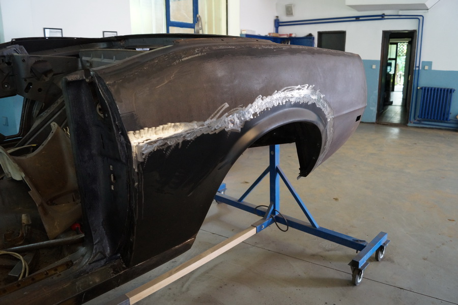 13 2015-09-01 10-53-30 Mustang Karosseriearbeiten_Bildgröße ändern.JPG