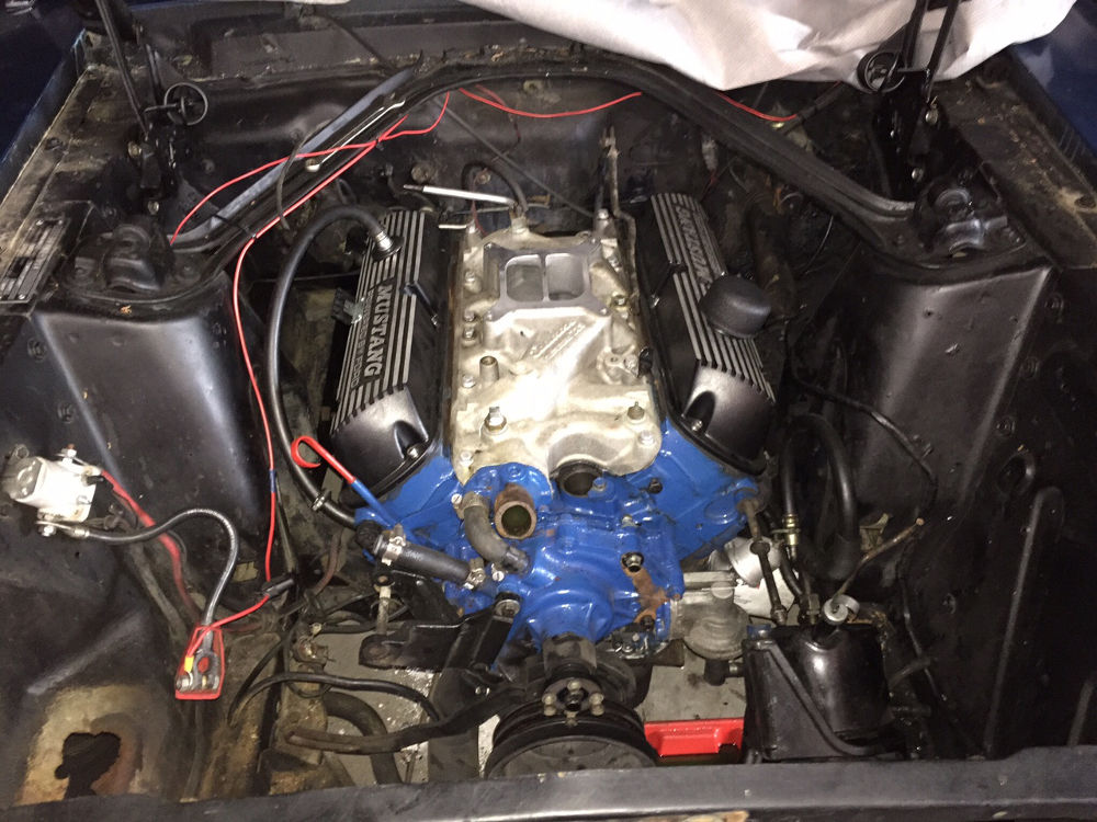 Motor in eingebautem Zustand.