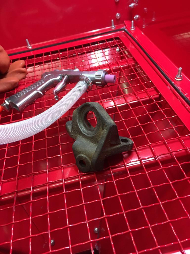 Erstes zu strahlendes Objekt - Bracket P/S Rod