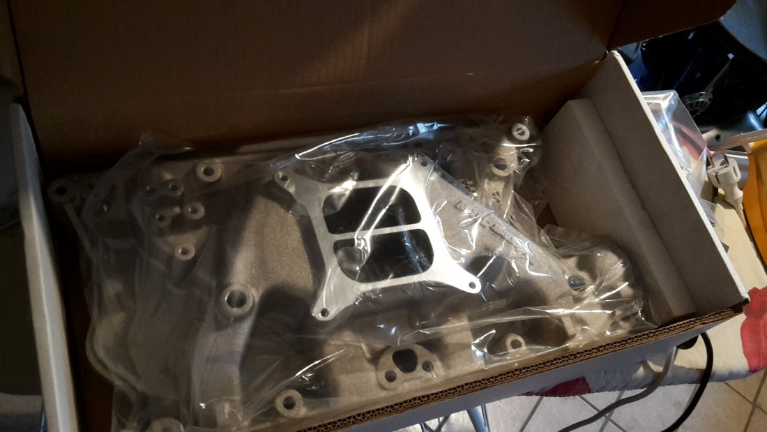 2019-07-14 10-11 Edelbrock intake manifold 3.jpg