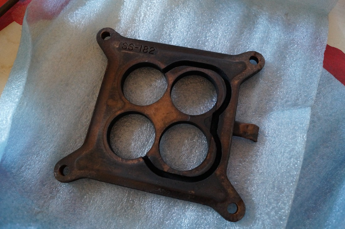 Holley performance Vergaser 2.JPG