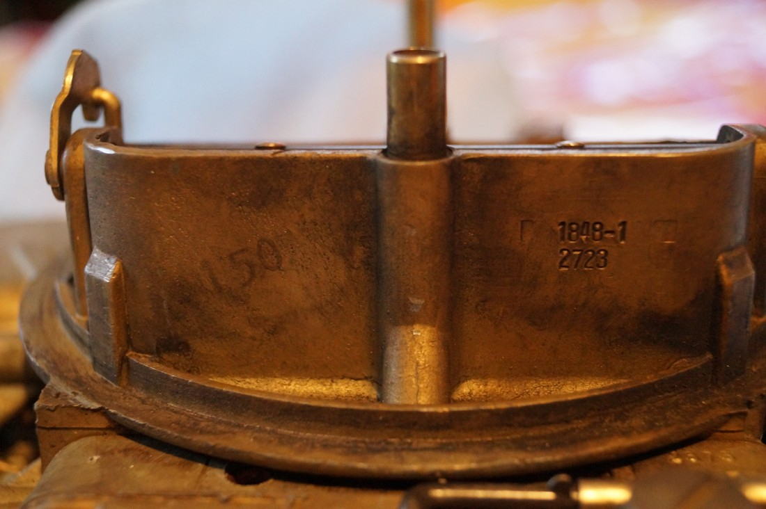Holley performance Vergaser 4.JPG