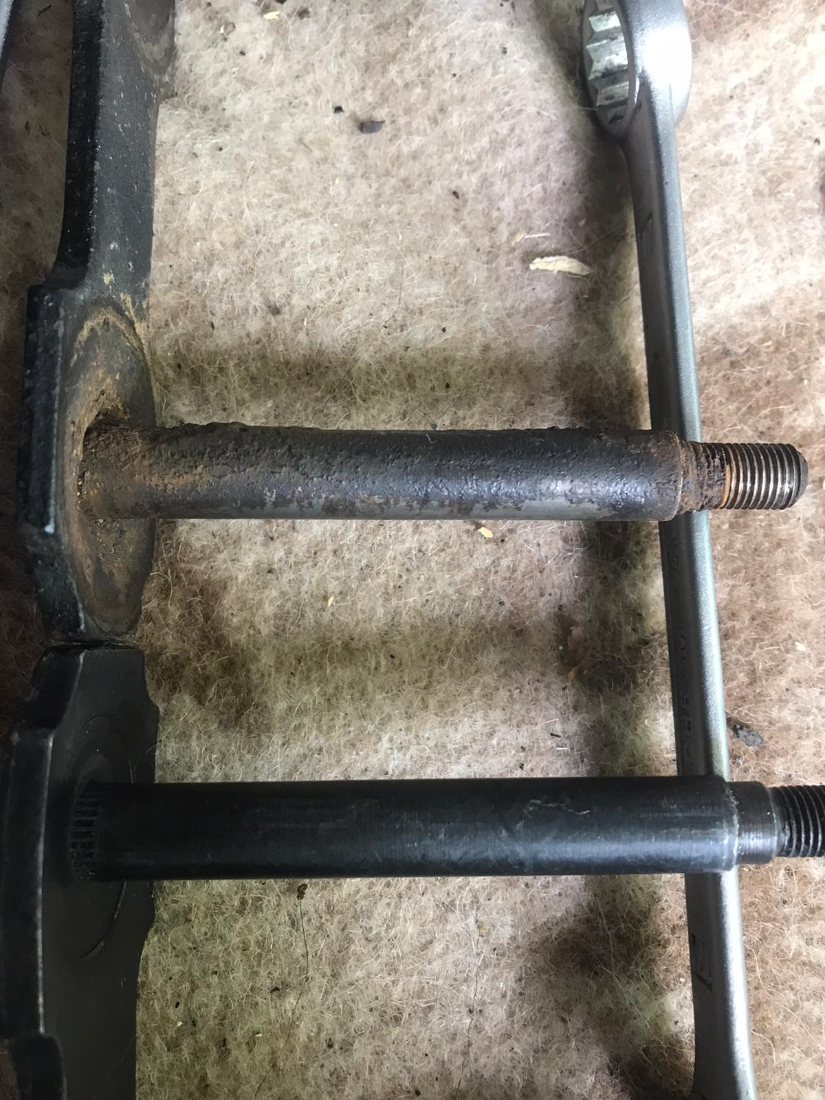 Mustang Shackle falsch.jpg