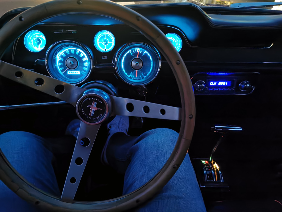 LED Beleuchtung und Retrosound mit DAB+/USB/Bluetooth etc.