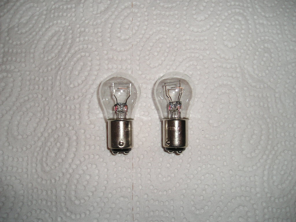 Ford64_73_Glühbirnen_Heck_Bremsleuchte_0.jpg