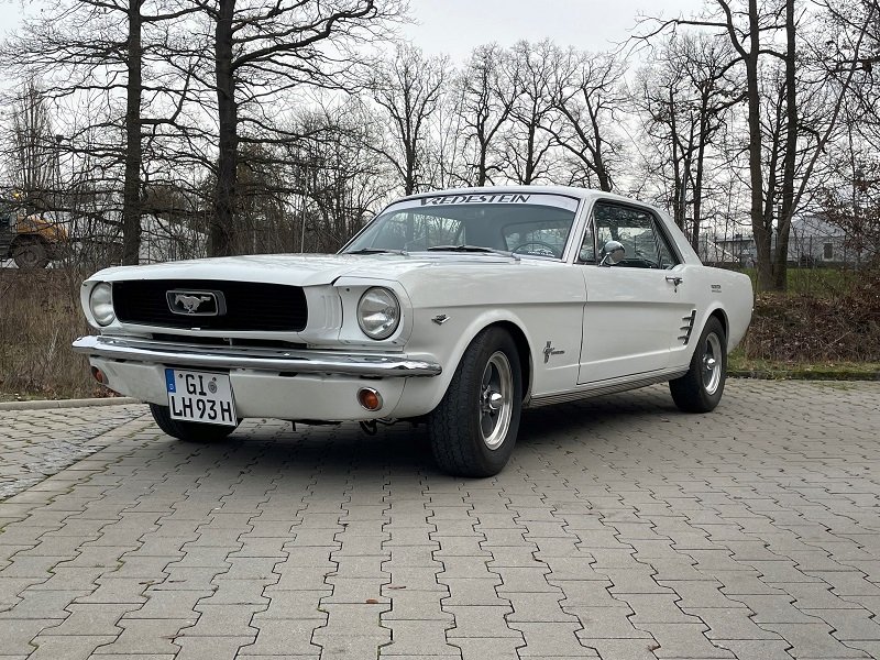 Ford Mustang.jpg