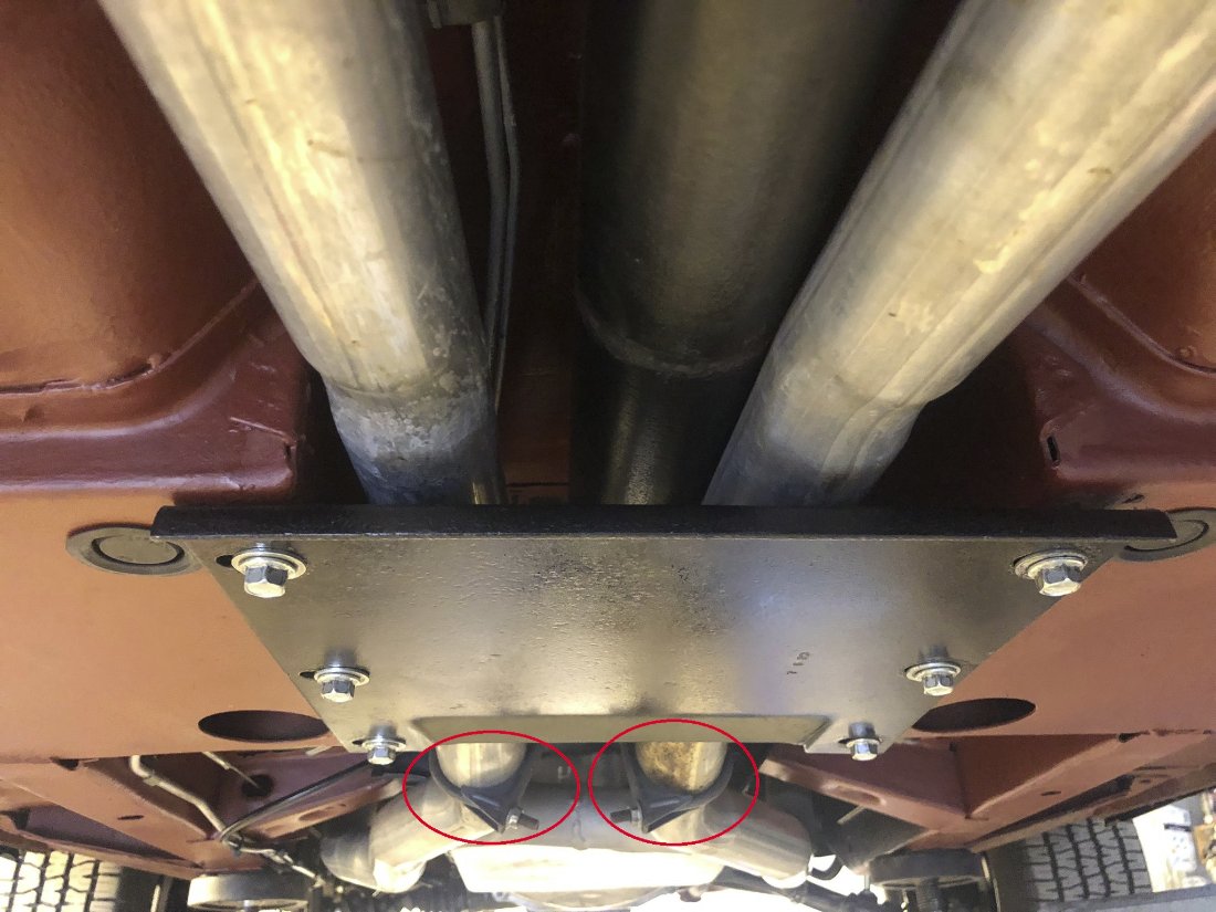 Auspuffsitz (schlecht) Rohrschellen zu stark angezogen