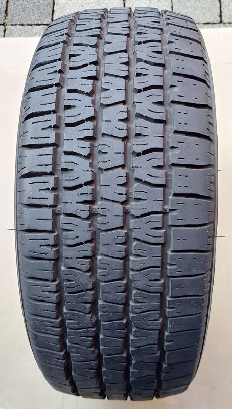 Reifen 205/60 R15 mit 4,8-6,7 mm Restprofil