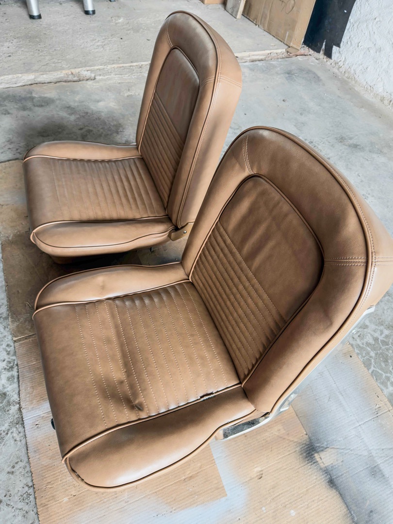 Mustang Seats-11.jpg