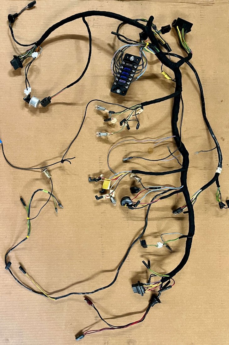 Kabelbaum Armaturenbrett - 2025-10-18.JPG