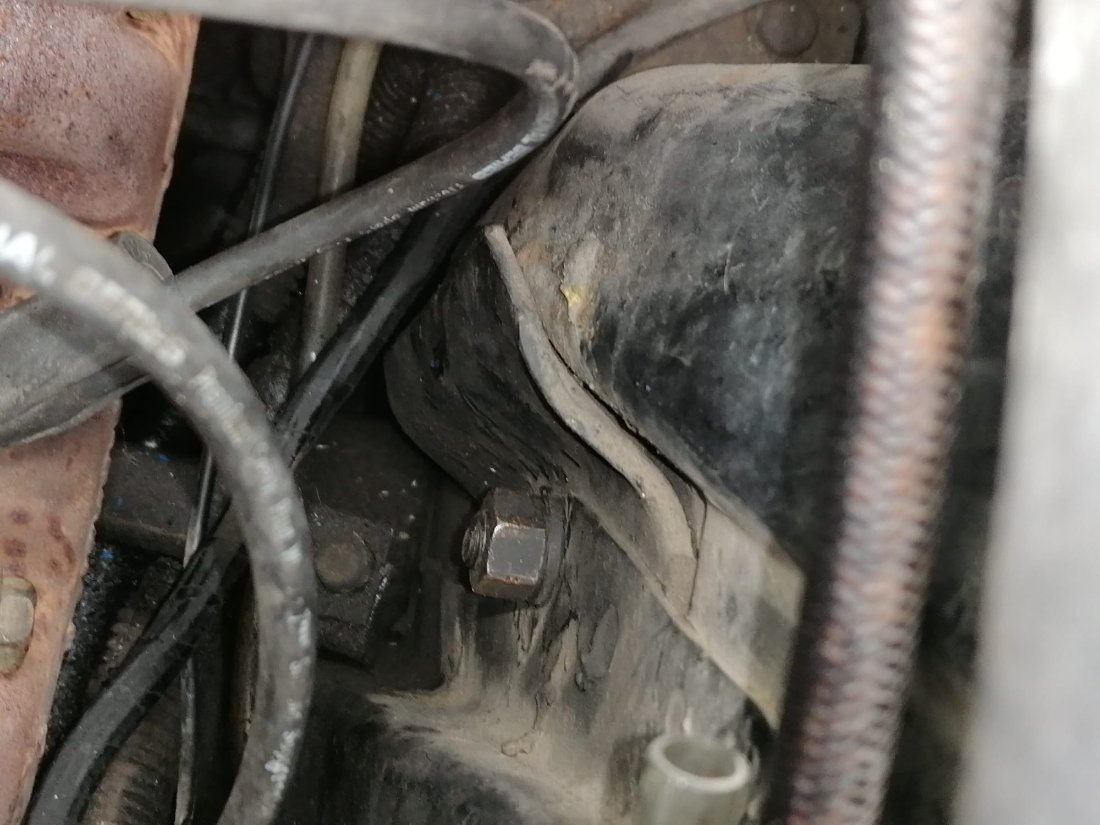 Spalt an der Domlager Säule