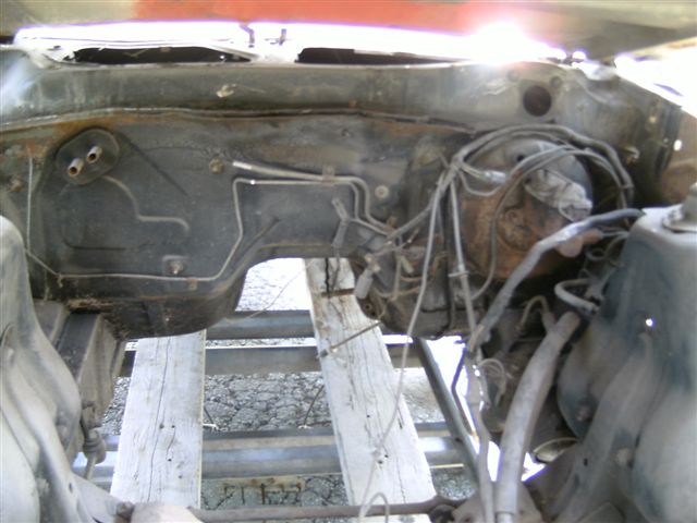 mach1 motorraum.jpg